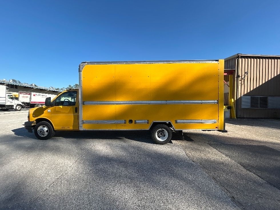Light Duty Box Truck-Light and Medium Duty Trucks-GMC-2021-Savana G33903-Tallahassee-FL-109,095\n\t\tmiles-$ 26,500 - Image 3