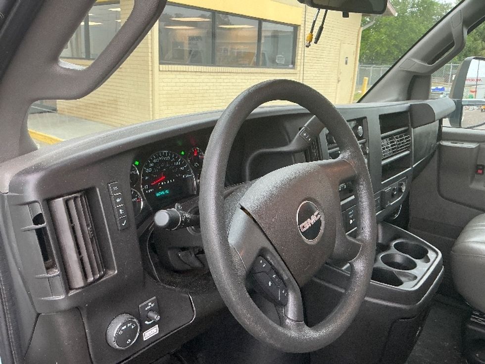 Light Duty Box Truck-Light and Medium Duty Trucks-GMC-2021-Savana G33903-Tallahassee-FL-82,717\n\t\tmiles-$ 29,500 - Image 17
