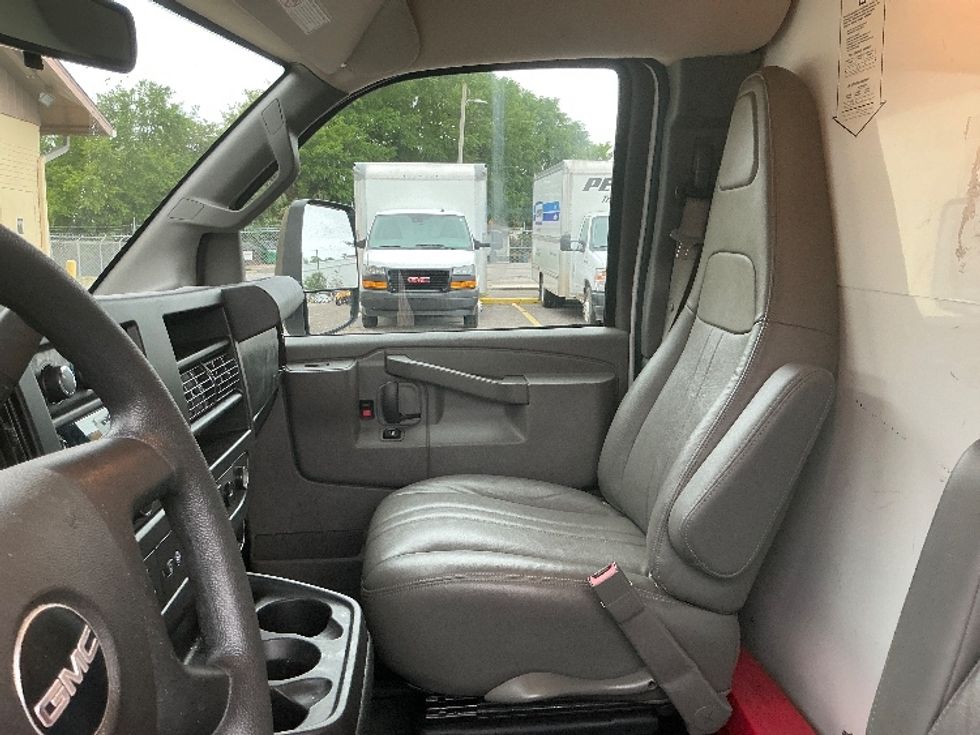 Light Duty Box Truck-Light and Medium Duty Trucks-GMC-2021-Savana G33903-Tallahassee-FL-82,717\n\t\tmiles-$ 29,500 - Image 19