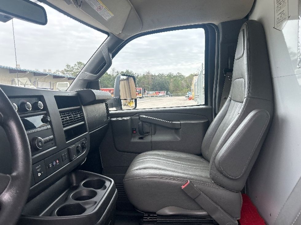 Light Duty Box Truck-Light and Medium Duty Trucks-GMC-2021-Savana G33903-Tallahassee-FL-85,729\n\t\tmiles-$ 32,500 - Image 19