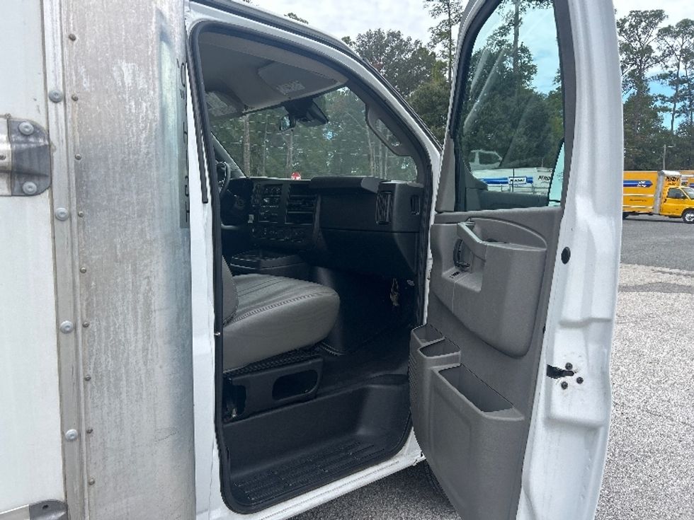 Light Duty Box Truck-Light and Medium Duty Trucks-GMC-2021-Savana G33903-Tallahassee-FL-85,729\n\t\tmiles-$ 32,500 - Image 20