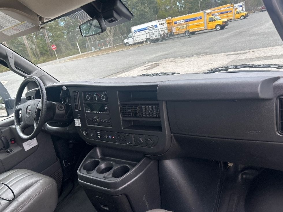 Light Duty Box Truck-Light and Medium Duty Trucks-GMC-2021-Savana G33903-Tallahassee-FL-85,729\n\t\tmiles-$ 32,500 - Image 21