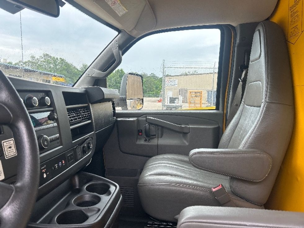 Light Duty Box Truck-Light and Medium Duty Trucks-GMC-2021-Savana G33903-Tallahassee-FL-91,068\n\t\tmiles-$ 26,500 - Image 19