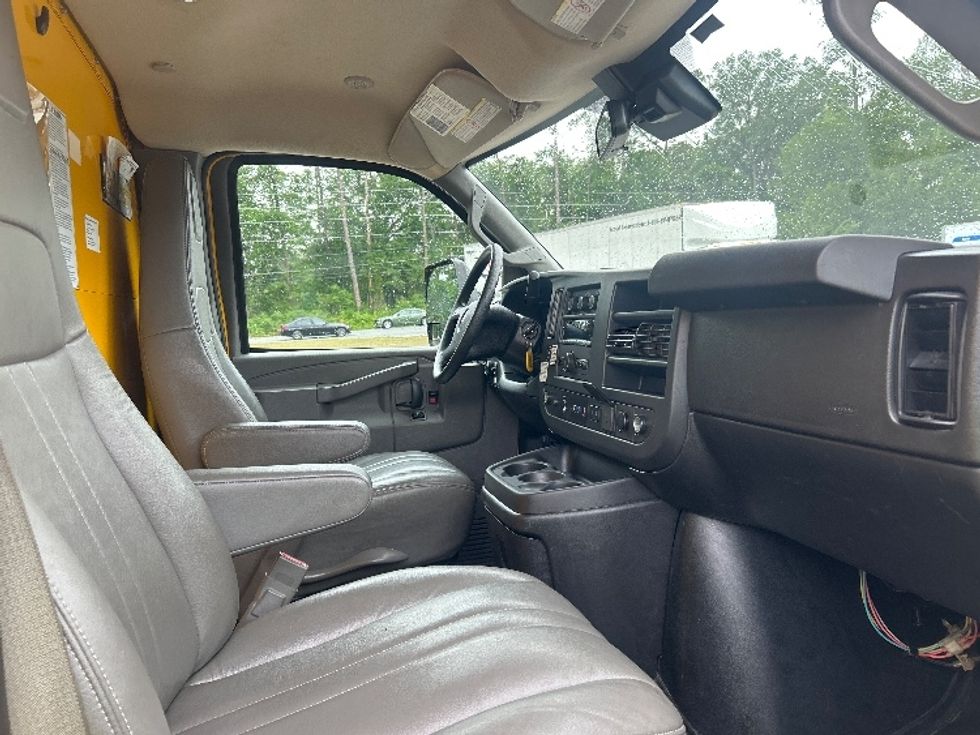 Light Duty Box Truck-Light and Medium Duty Trucks-GMC-2021-Savana G33903-Tallahassee-FL-91,068\n\t\tmiles-$ 26,500 - Image 22