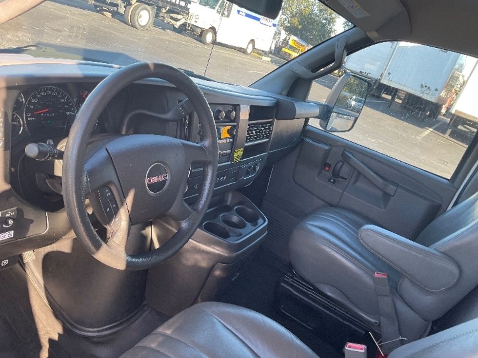 Light Duty Box Truck-Light and Medium Duty Trucks-GMC-2021-Savana G33903-Tampa-FL-102,178\n\t\tmiles-$ 29,750 - Image 16