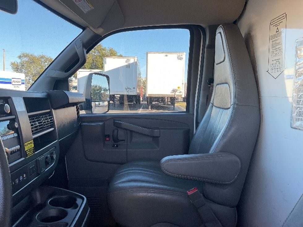 Light Duty Box Truck-Light and Medium Duty Trucks-GMC-2021-Savana G33903-Tampa-FL-102,178\n\t\tmiles-$ 29,750 - Image 18