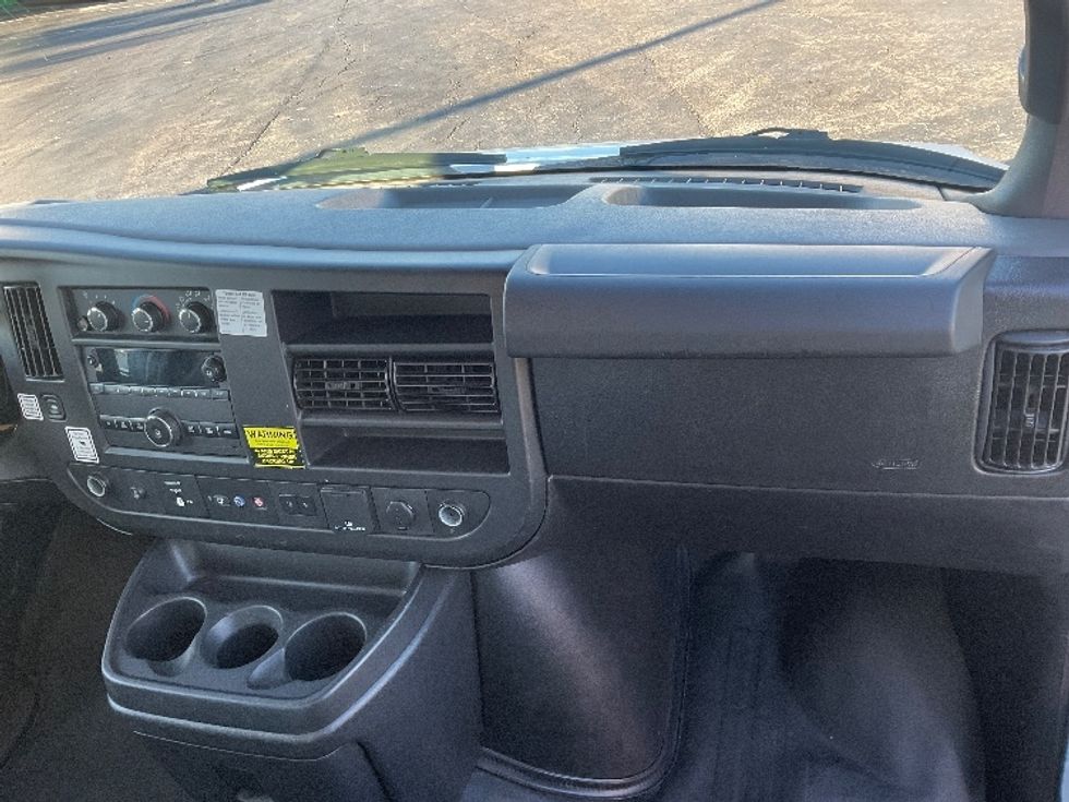 Light Duty Box Truck-Light and Medium Duty Trucks-GMC-2021-Savana G33903-Tampa-FL-102,178\n\t\tmiles-$ 29,750 - Image 20