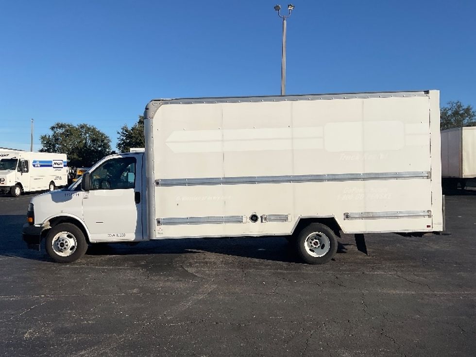 Light Duty Box Truck-Light and Medium Duty Trucks-GMC-2021-Savana G33903-Tampa-FL-102,178\n\t\tmiles-$ 29,750 - Image 4
