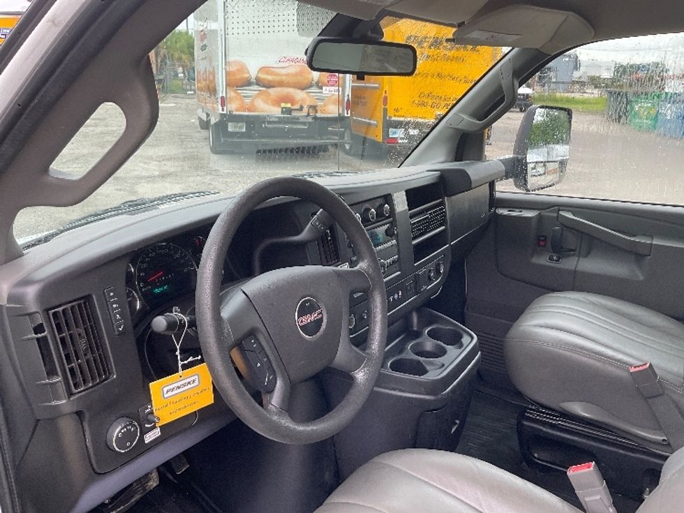 Light Duty Box Truck-Light and Medium Duty Trucks-GMC-2021-Savana G33903-Tampa-FL-104,227\n\t\tmiles-$ 30,250 - Image 17