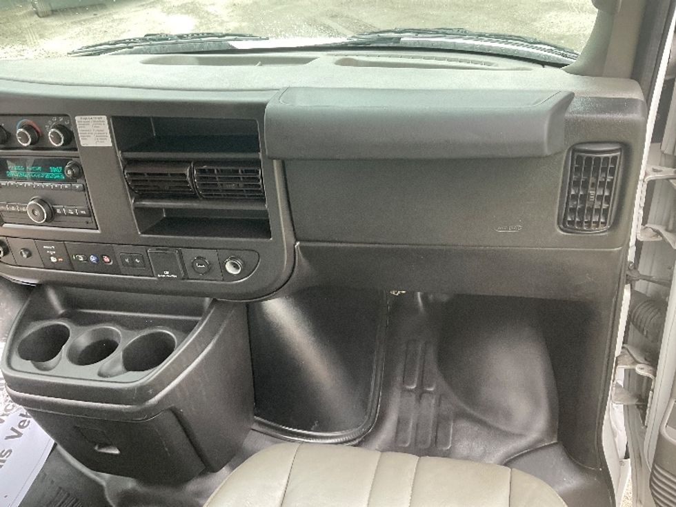 Light Duty Box Truck-Light and Medium Duty Trucks-GMC-2021-Savana G33903-Tampa-FL-104,227\n\t\tmiles-$ 30,250 - Image 21