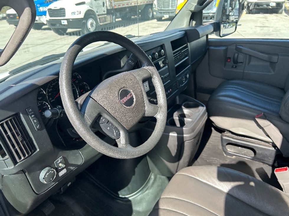 Light Duty Box Truck-Light and Medium Duty Trucks-GMC-2021-Savana G33903-Tampa-FL-111,493\n\t\tmiles-$ 28,500 - Image 17