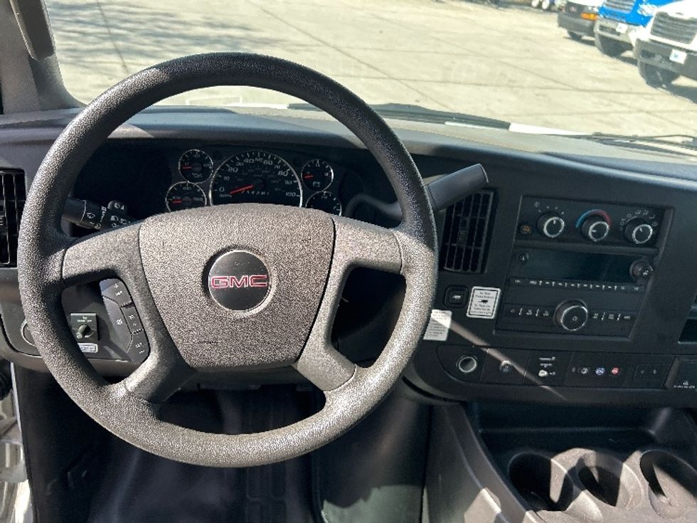 Light Duty Box Truck-Light and Medium Duty Trucks-GMC-2021-Savana G33903-Tampa-FL-111,493\n\t\tmiles-$ 28,500 - Image 18