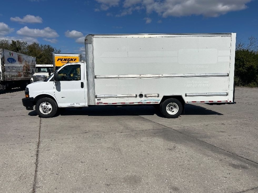 Light Duty Box Truck-Light and Medium Duty Trucks-GMC-2021-Savana G33903-Tampa-FL-111,493\n\t\tmiles-$ 28,500 - Image 4