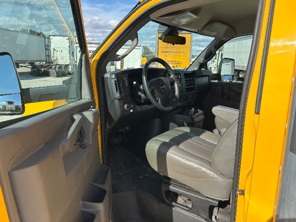 Light Duty Box Truck-Light and Medium Duty Trucks-GMC-2021-Savana G33903-Tampa-FL-115,455\n\t\tmiles-$ 25,250 - Image 14