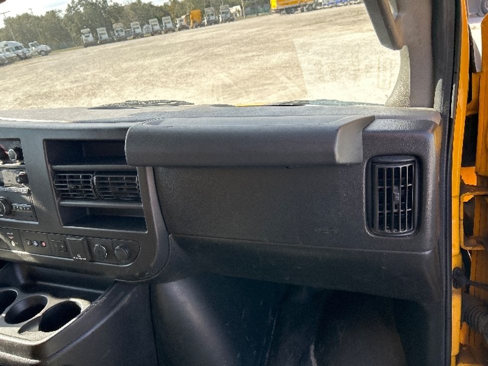 Light Duty Box Truck-Light and Medium Duty Trucks-GMC-2021-Savana G33903-Tampa-FL-115,455\n\t\tmiles-$ 25,250 - Image 19