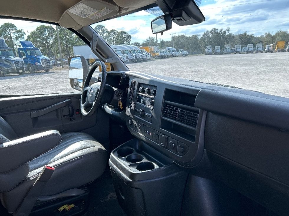Light Duty Box Truck-Light and Medium Duty Trucks-GMC-2021-Savana G33903-Tampa-FL-115,455\n\t\tmiles-$ 25,250 - Image 20