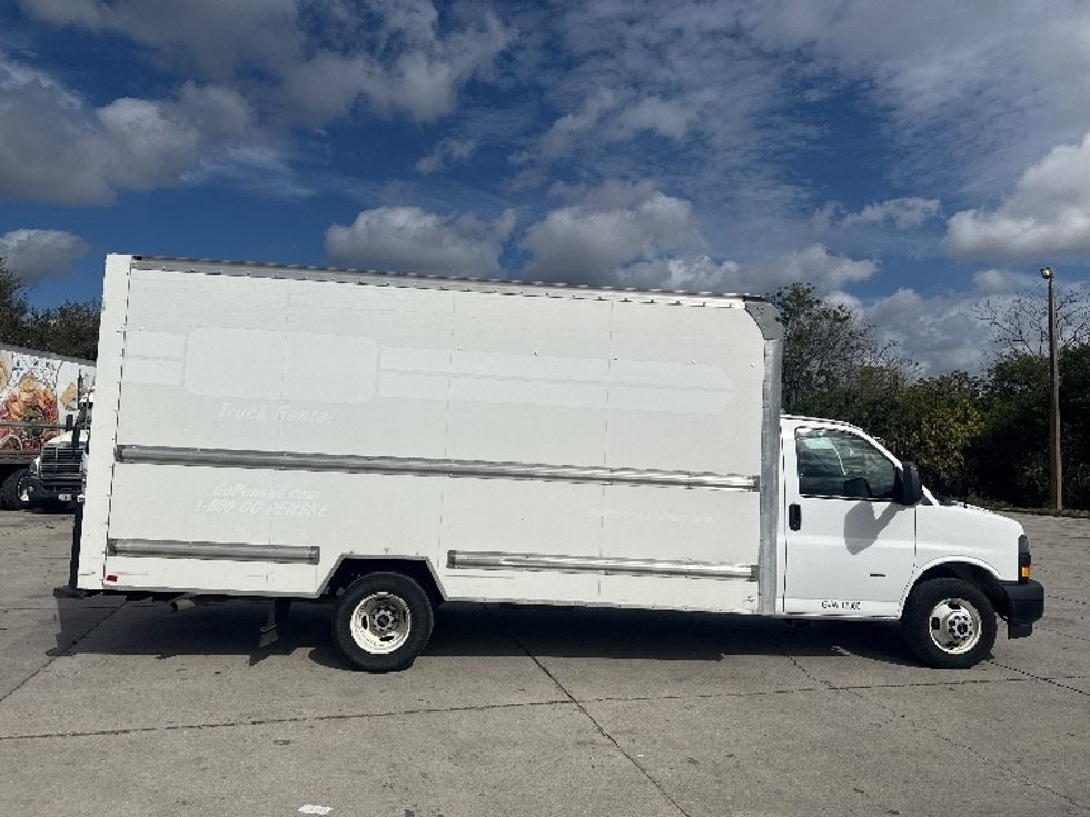 Light Duty Box Truck-Light and Medium Duty Trucks-GMC-2021-Savana G33903-Tampa-FL-115,638\n\t\tmiles-$ 28,250 - Image 15