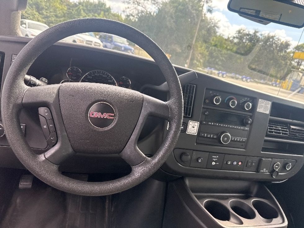 Light Duty Box Truck-Light and Medium Duty Trucks-GMC-2021-Savana G33903-Tampa-FL-115,638\n\t\tmiles-$ 28,250 - Image 18