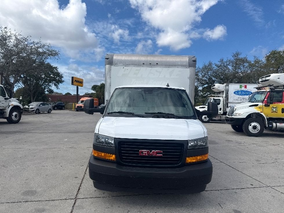 Light Duty Box Truck-Light and Medium Duty Trucks-GMC-2021-Savana G33903-Tampa-FL-115,638\n\t\tmiles-$ 28,250 - Image 2