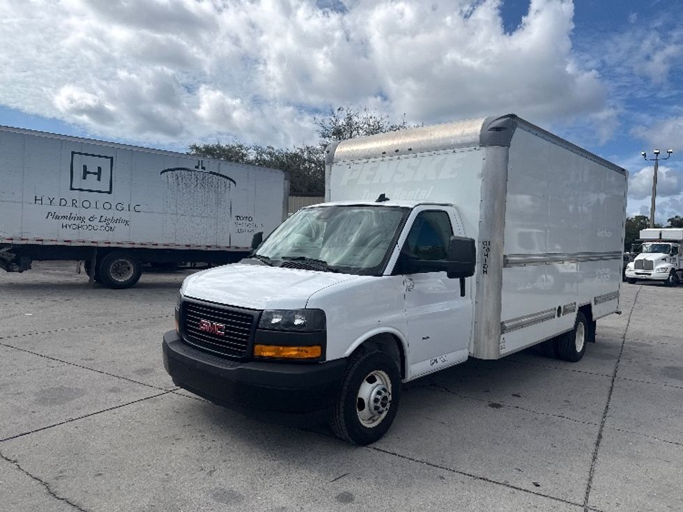 Light Duty Box Truck-Light and Medium Duty Trucks-GMC-2021-Savana G33903-Tampa-FL-115,638\n\t\tmiles-$ 28,250 - Image 3