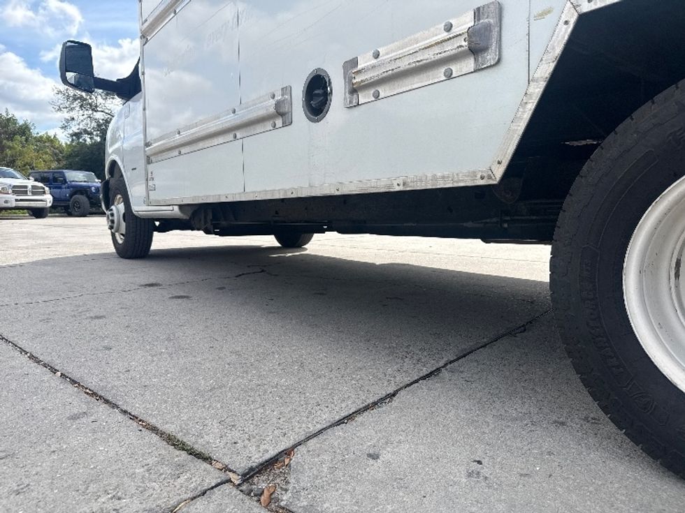 Light Duty Box Truck-Light and Medium Duty Trucks-GMC-2021-Savana G33903-Tampa-FL-115,638\n\t\tmiles-$ 28,250 - Image 5