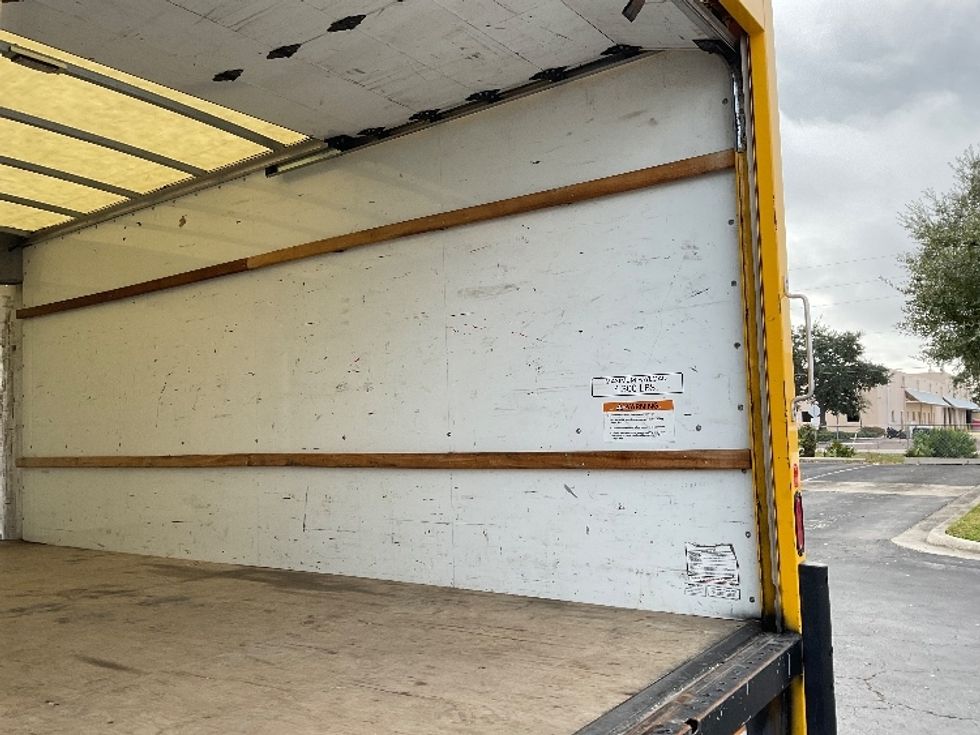 Light Duty Box Truck-Light and Medium Duty Trucks-GMC-2021-Savana G33903-Tampa-FL-122,250\n\t\tmiles-$ 24,250 - Image 12