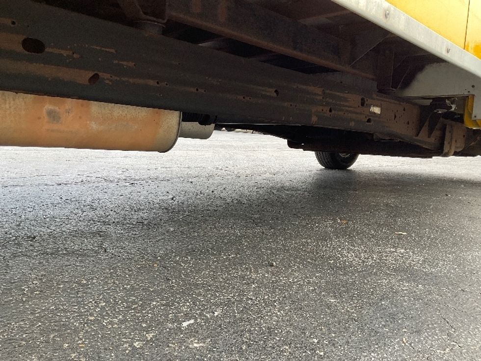 Light Duty Box Truck-Light and Medium Duty Trucks-GMC-2021-Savana G33903-Tampa-FL-122,250\n\t\tmiles-$ 24,250 - Image 14