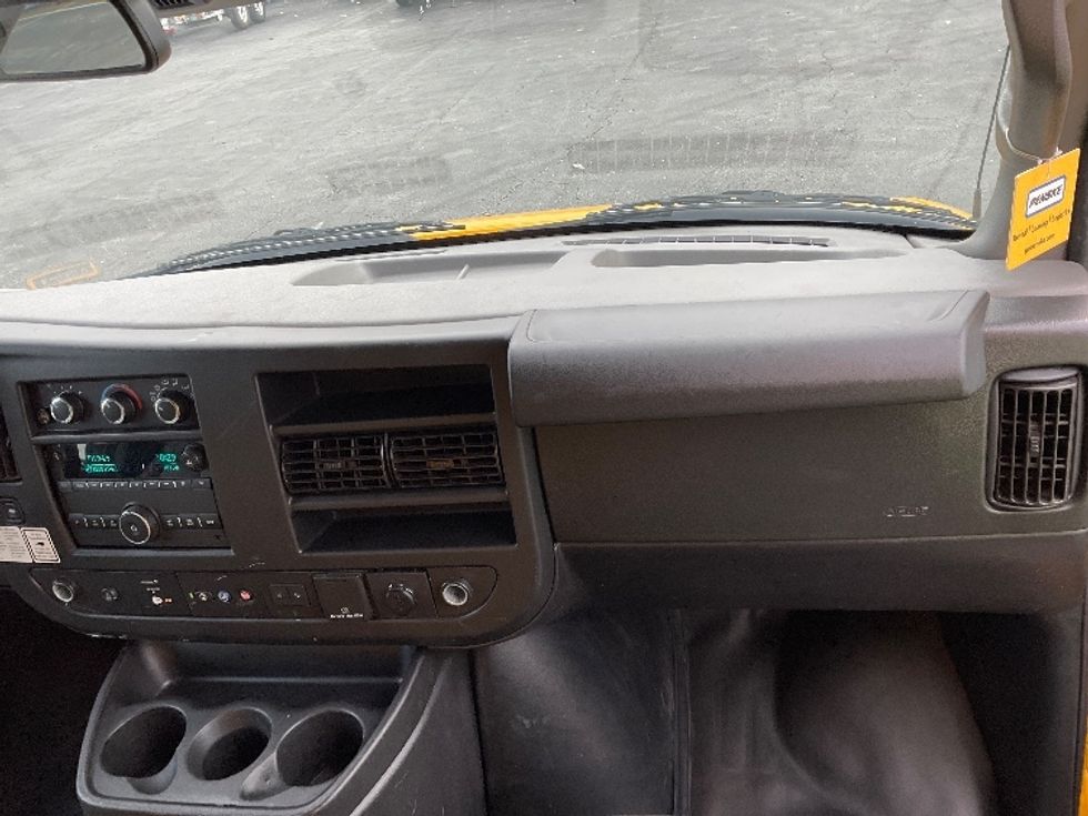 Light Duty Box Truck-Light and Medium Duty Trucks-GMC-2021-Savana G33903-Tampa-FL-122,250\n\t\tmiles-$ 24,250 - Image 21