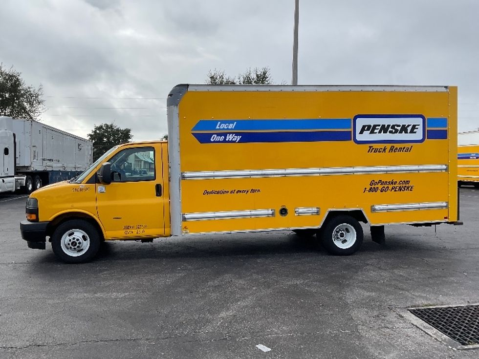 Light Duty Box Truck-Light and Medium Duty Trucks-GMC-2021-Savana G33903-Tampa-FL-122,250\n\t\tmiles-$ 24,250 - Image 4