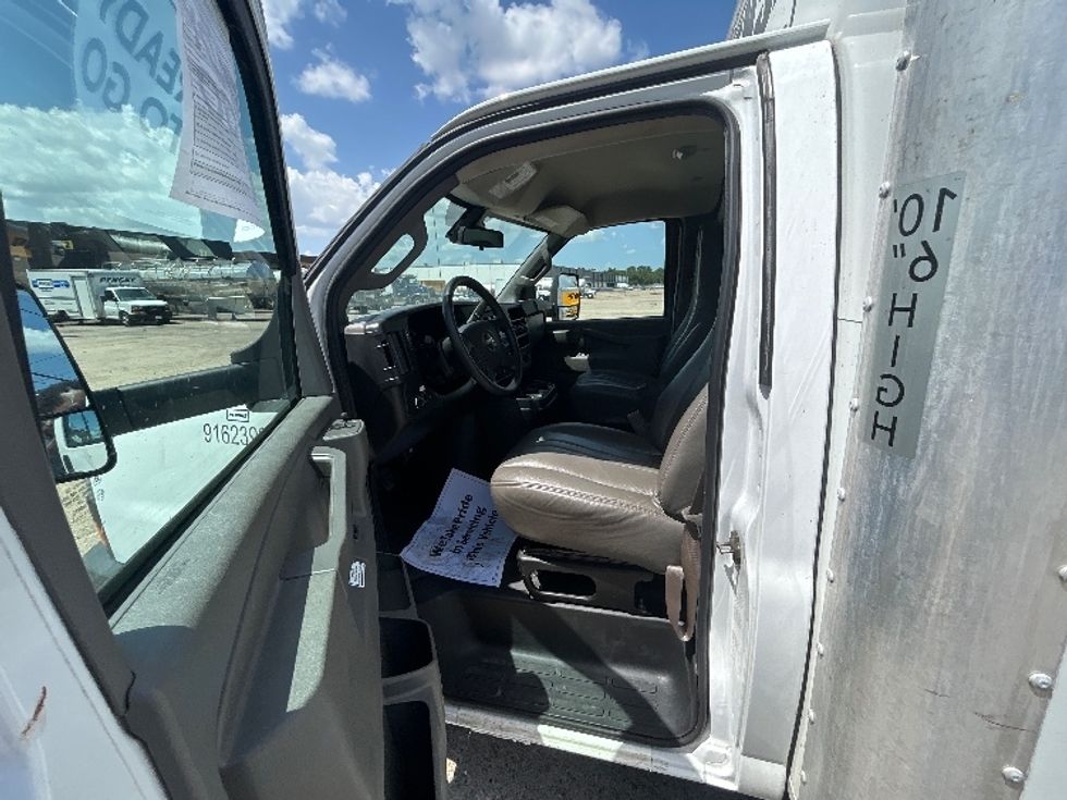 Light Duty Box Truck-Light and Medium Duty Trucks-GMC-2021-Savana G33903-Tampa-FL-129,647\n\t\tmiles-$ 25,250 - Image 15