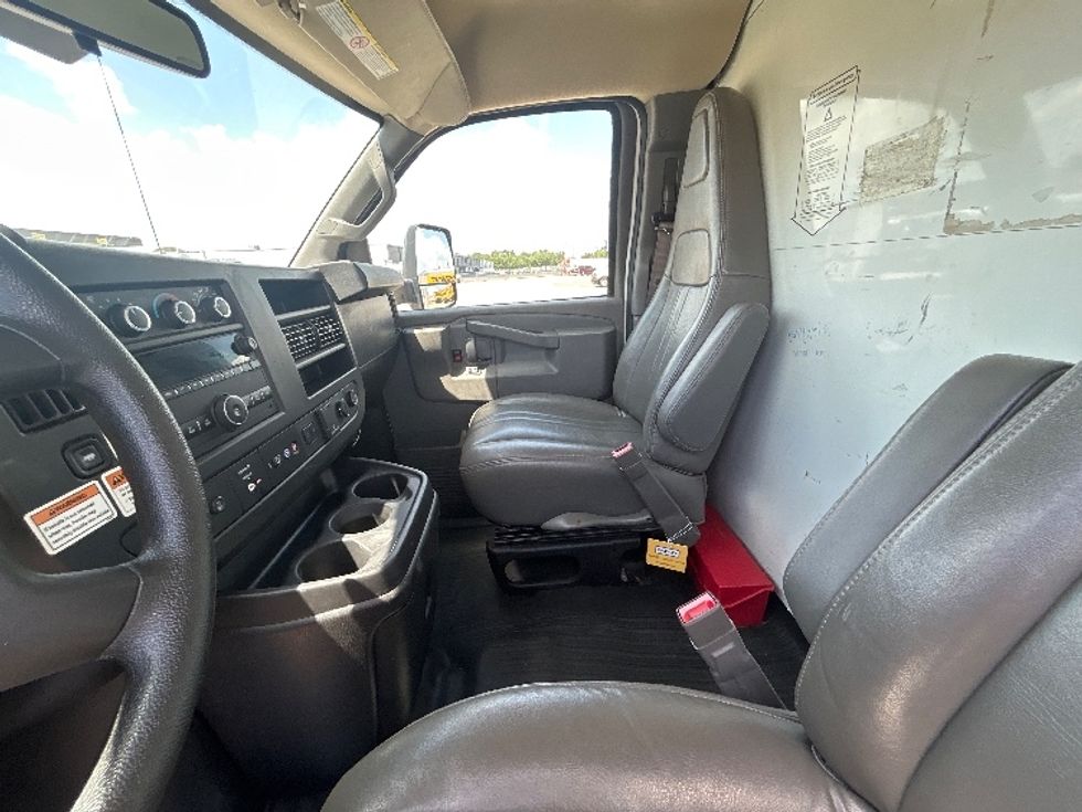 Light Duty Box Truck-Light and Medium Duty Trucks-GMC-2021-Savana G33903-Tampa-FL-129,647\n\t\tmiles-$ 25,250 - Image 18