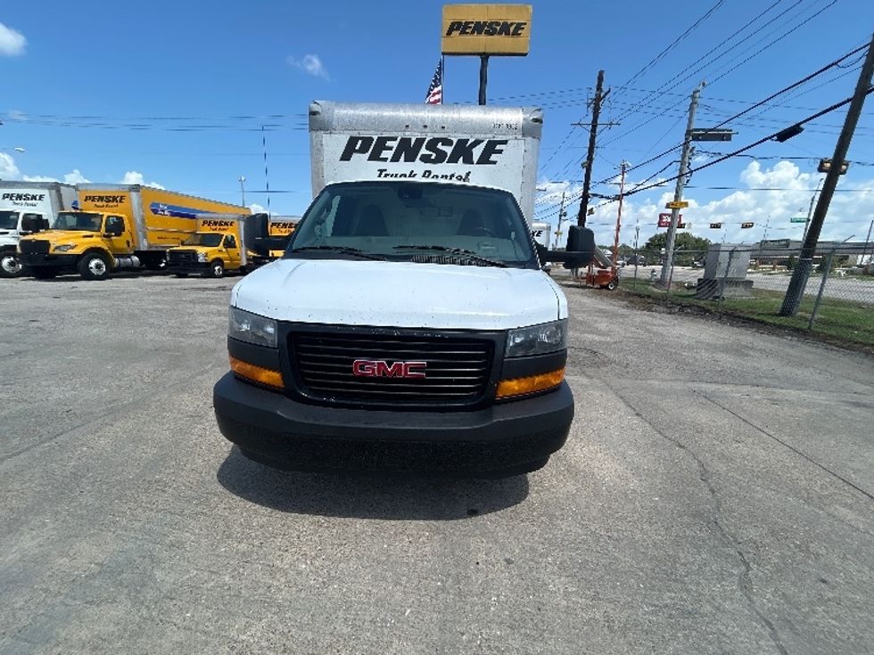 Light Duty Box Truck-Light and Medium Duty Trucks-GMC-2021-Savana G33903-Tampa-FL-129,647\n\t\tmiles-$ 25,250 - Image 2