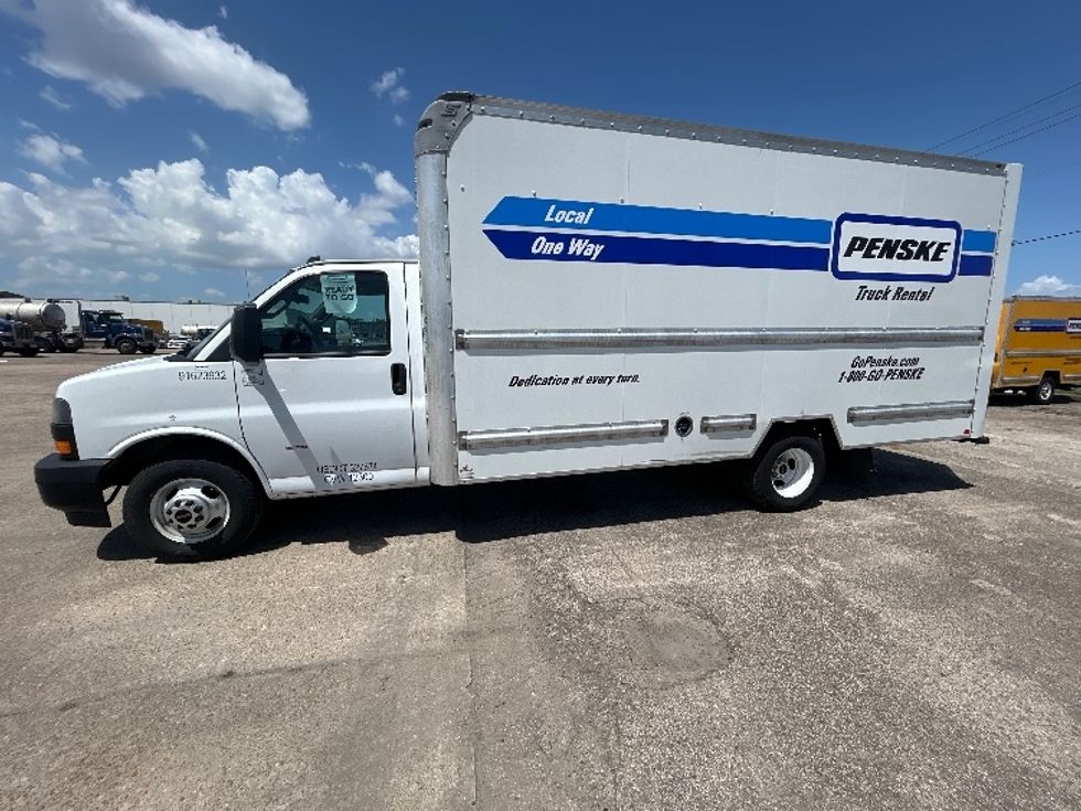 Light Duty Box Truck-Light and Medium Duty Trucks-GMC-2021-Savana G33903-Tampa-FL-129,647\n\t\tmiles-$ 25,250 - Image 4