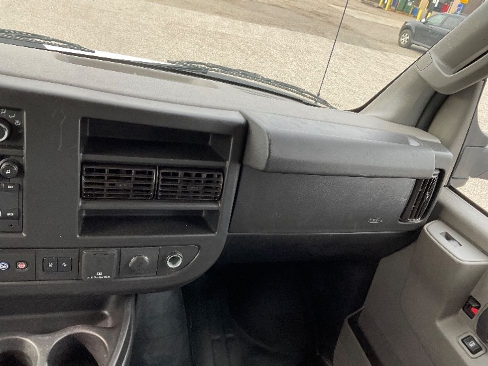 Light Duty Box Truck-Light and Medium Duty Trucks-GMC-2021-Savana G33903-Tampa-FL-51,646\n\t\tmiles-$ 36,250 - Image 19