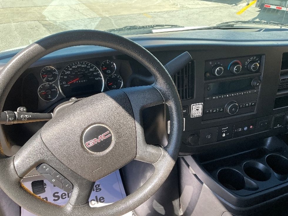 Light Duty Box Truck-Light and Medium Duty Trucks-GMC-2021-Savana G33903-Tampa-FL-62,106\n\t\tmiles-$ 35,250 - Image 17