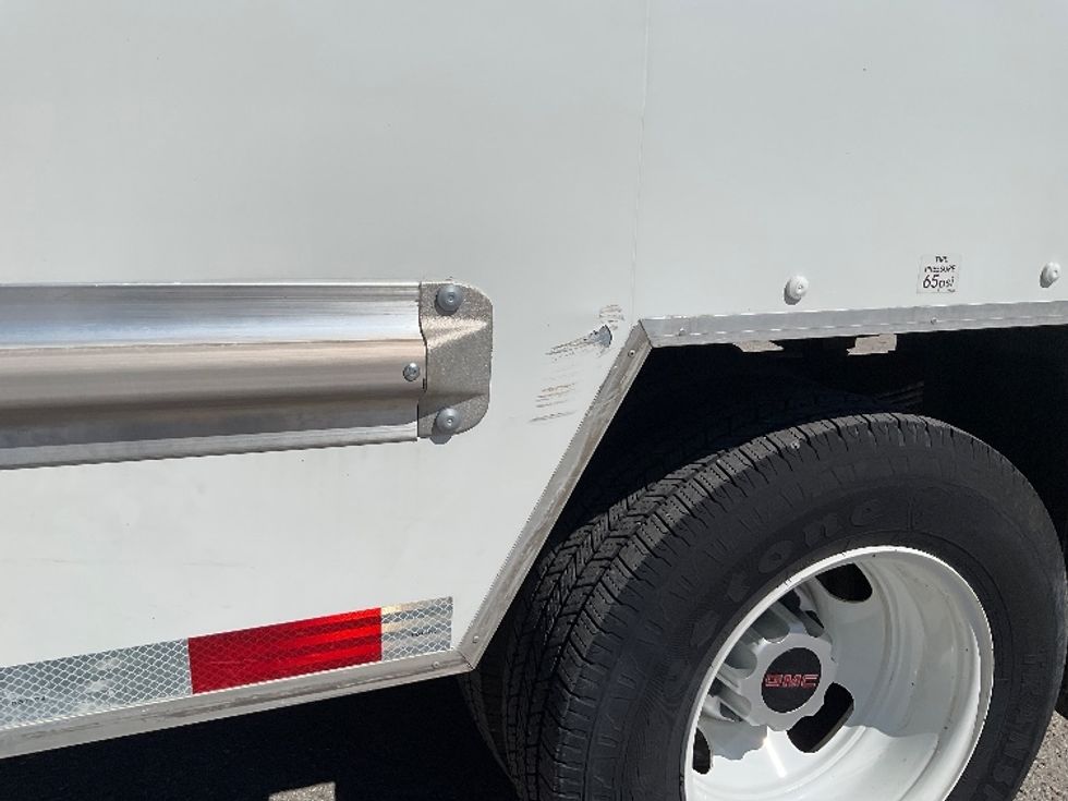 Light Duty Box Truck-Light and Medium Duty Trucks-GMC-2021-Savana G33903-Tampa-FL-62,106\n\t\tmiles-$ 35,250 - Image 26