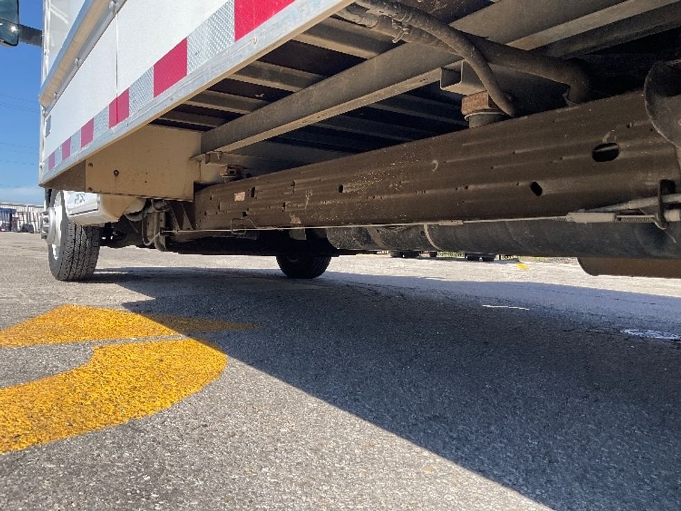 Light Duty Box Truck-Light and Medium Duty Trucks-GMC-2021-Savana G33903-Tampa-FL-62,106\n\t\tmiles-$ 35,250 - Image 5
