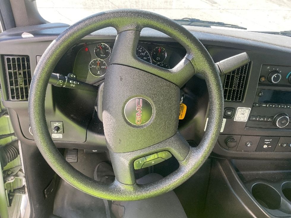 Light Duty Box Truck-Light and Medium Duty Trucks-GMC-2021-Savana G33903-Tampa-FL-65,575\n\t\tmiles-$ 34,750 - Image 15