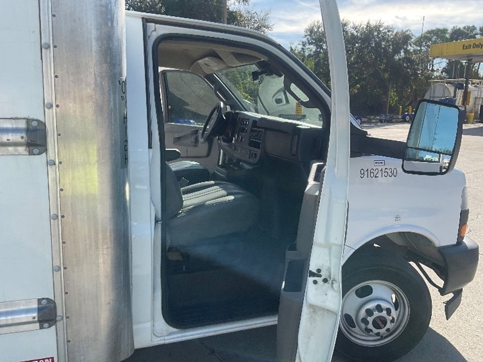 Light Duty Box Truck-Light and Medium Duty Trucks-GMC-2021-Savana G33903-Tampa-FL-65,575\n\t\tmiles-$ 34,750 - Image 17