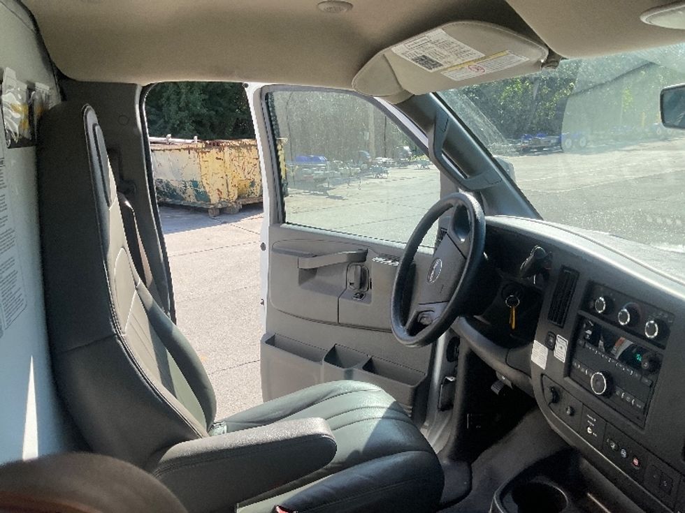 Light Duty Box Truck-Light and Medium Duty Trucks-GMC-2021-Savana G33903-Tampa-FL-65,575\n\t\tmiles-$ 34,750 - Image 19