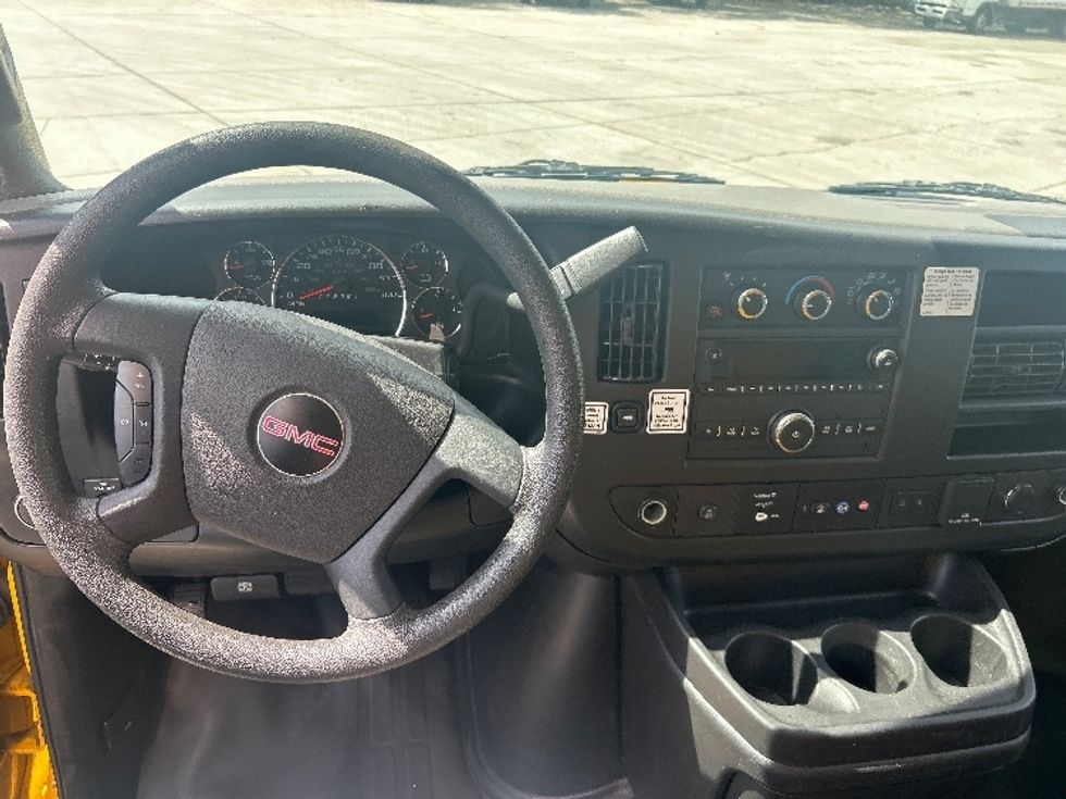 Light Duty Box Truck-Light and Medium Duty Trucks-GMC-2021-Savana G33903-Tampa-FL-75,074\n\t\tmiles-$ 30,500 - Image 18