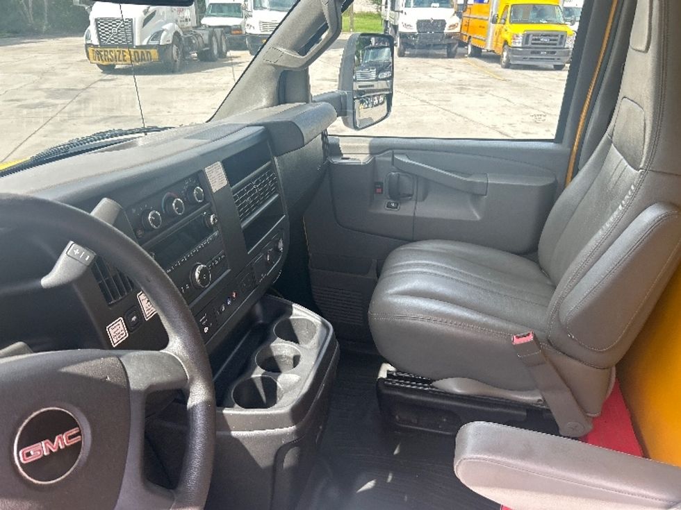 Light Duty Box Truck-Light and Medium Duty Trucks-GMC-2021-Savana G33903-Tampa-FL-75,074\n\t\tmiles-$ 30,500 - Image 19
