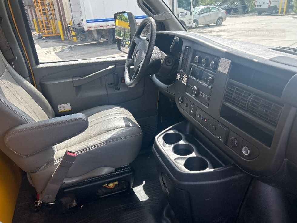 Light Duty Box Truck-Light and Medium Duty Trucks-GMC-2021-Savana G33903-Tampa-FL-75,074\n\t\tmiles-$ 30,500 - Image 22