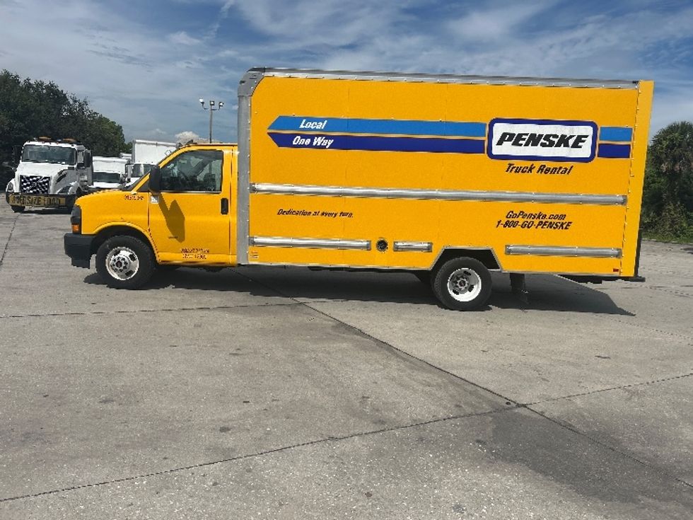 Light Duty Box Truck-Light and Medium Duty Trucks-GMC-2021-Savana G33903-Tampa-FL-75,074\n\t\tmiles-$ 30,500 - Image 4