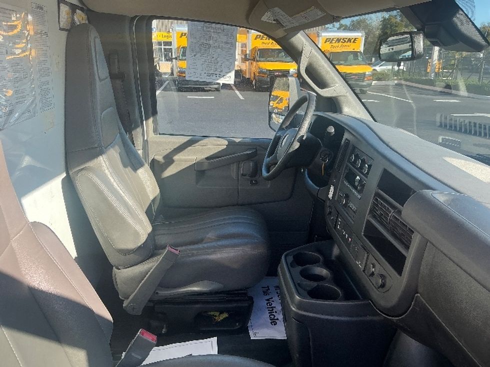 Light Duty Box Truck-Light and Medium Duty Trucks-GMC-2021-Savana G33903-Tampa-FL-77,265\n\t\tmiles-$ 33,500 - Image 21