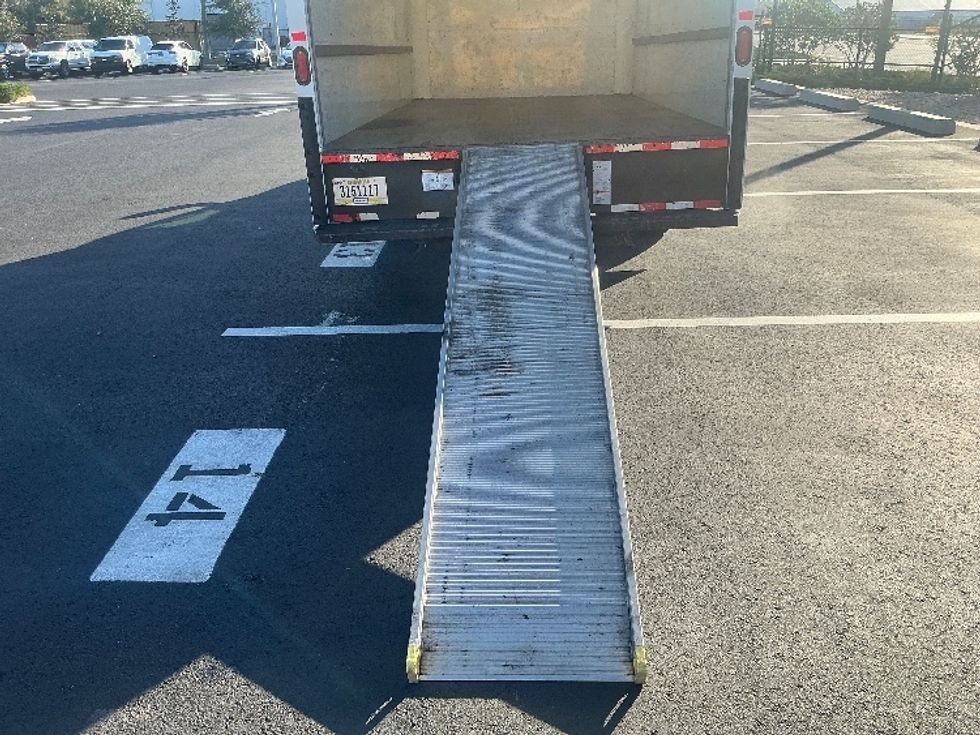 Light Duty Box Truck-Light and Medium Duty Trucks-GMC-2021-Savana G33903-Tampa-FL-77,265\n\t\tmiles-$ 33,500 - Image 9