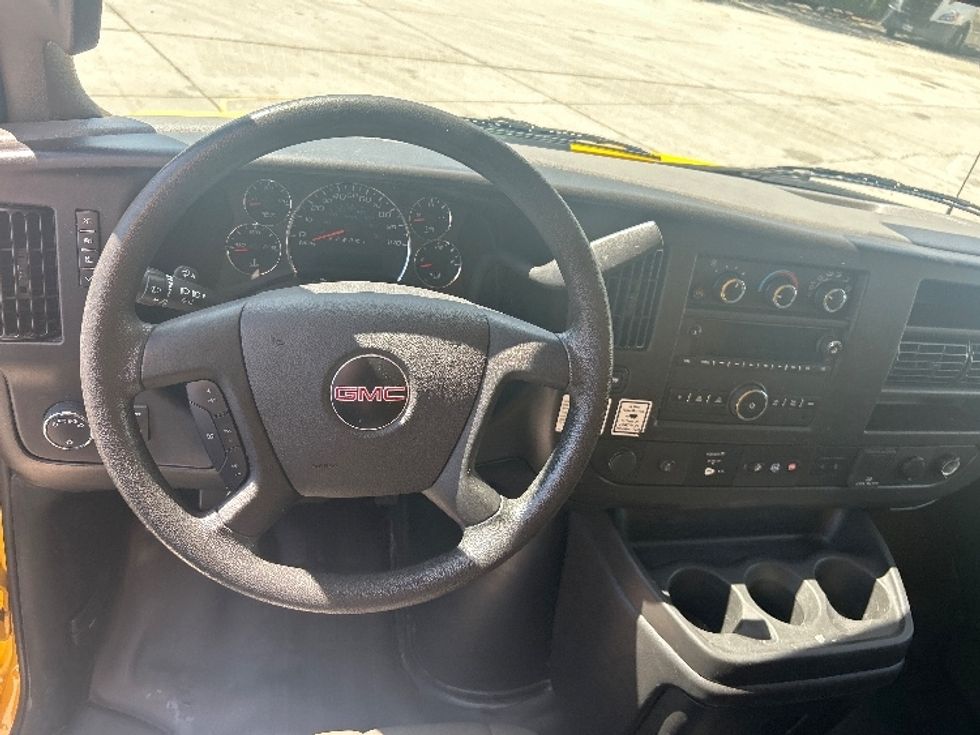 Light Duty Box Truck-Light and Medium Duty Trucks-GMC-2021-Savana G33903-Tampa-FL-80,589\n\t\tmiles-$ 30,000 - Image 18