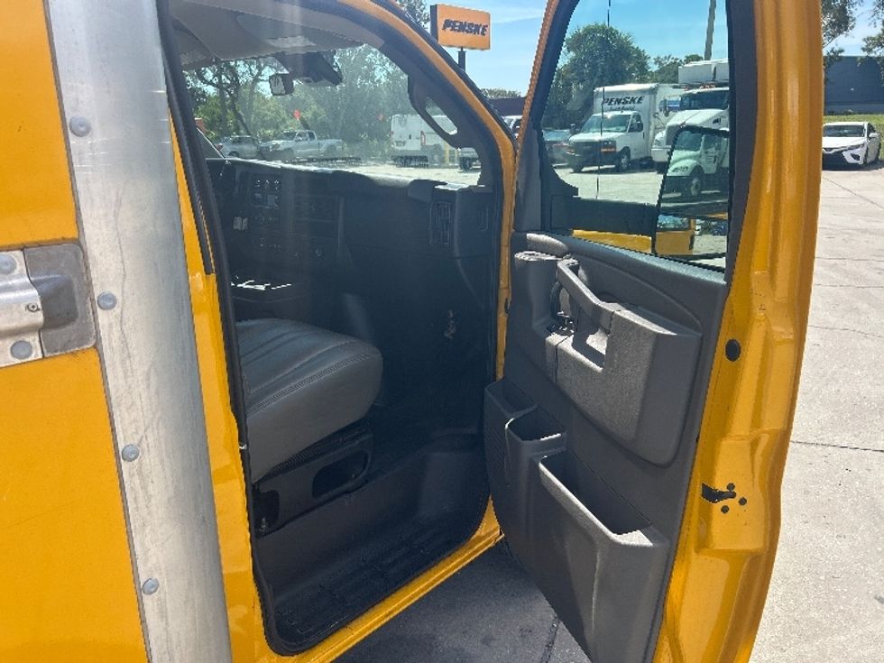 Light Duty Box Truck-Light and Medium Duty Trucks-GMC-2021-Savana G33903-Tampa-FL-80,589\n\t\tmiles-$ 30,000 - Image 20