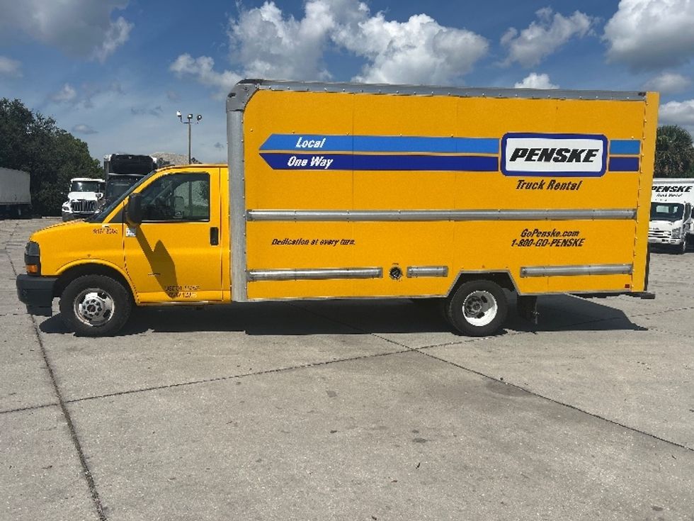 Light Duty Box Truck-Light and Medium Duty Trucks-GMC-2021-Savana G33903-Tampa-FL-80,589\n\t\tmiles-$ 30,000 - Image 4