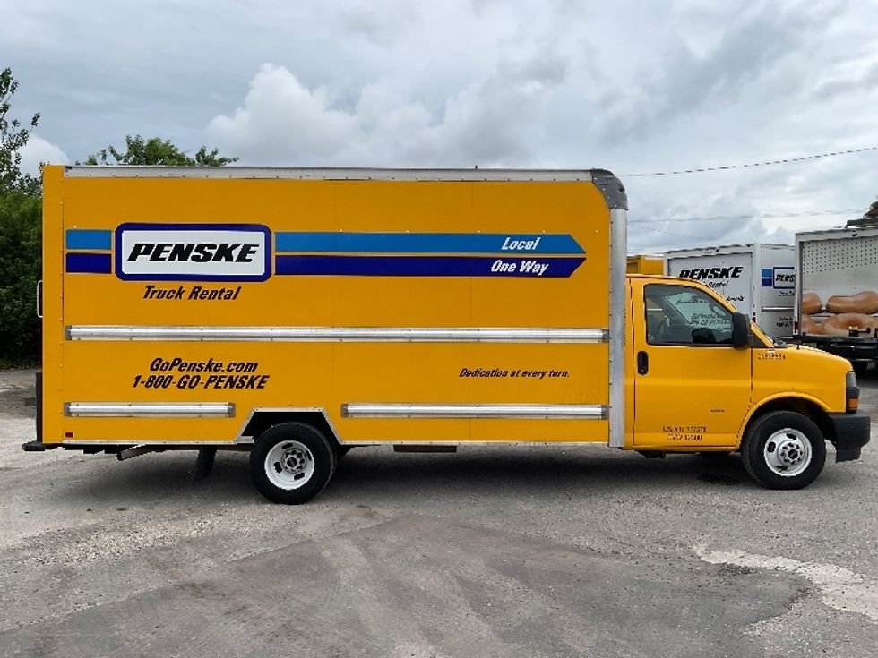 Light Duty Box Truck-Light and Medium Duty Trucks-GMC-2021-Savana G33903-Tampa-FL-81,054\n\t\tmiles-$ 28,250 - Image 15
